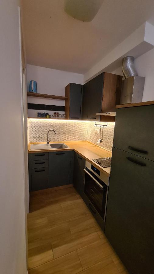 Mila Holiday Apartments Poreč Zewnętrze zdjęcie